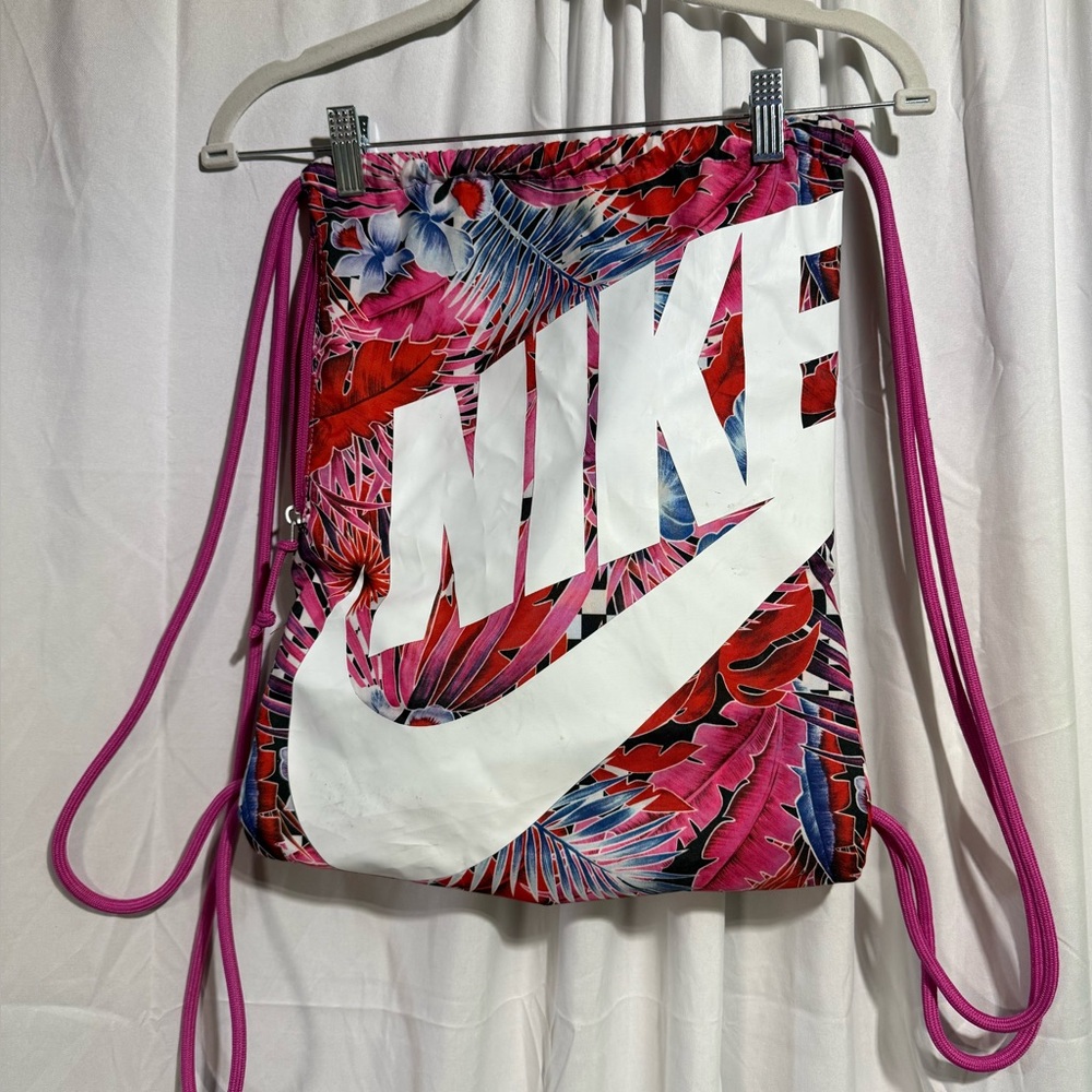 Nike Tropical Red and Pink Drawstring Bag (C1w)